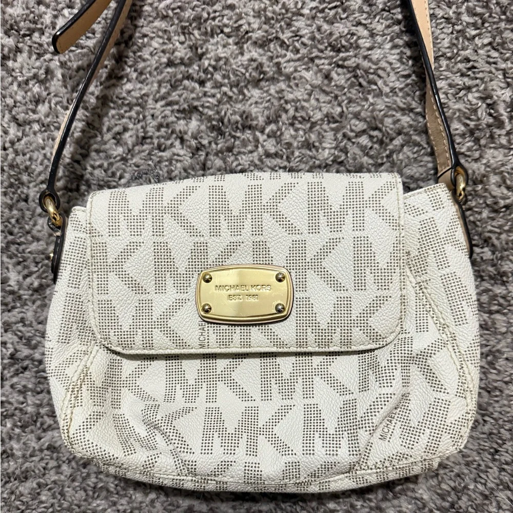 Michael Kors EUC White and Gold Crossbody Bag